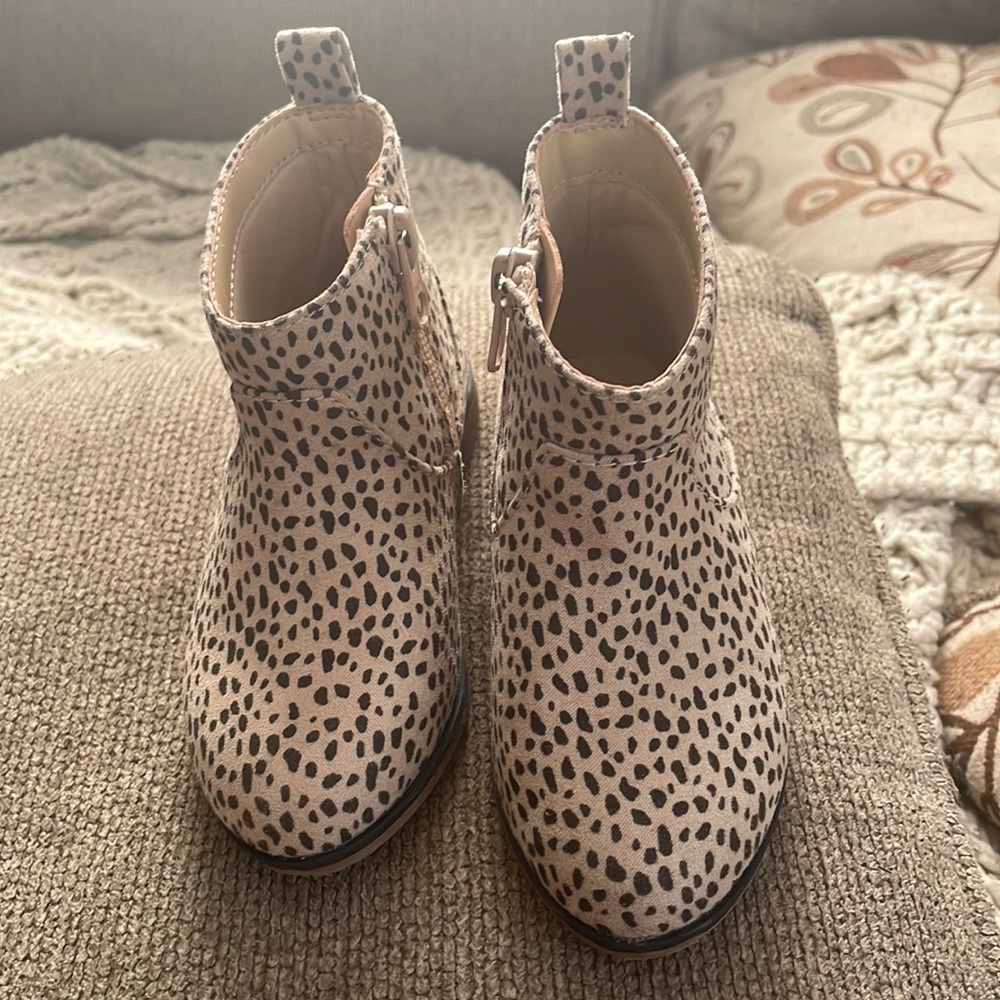 Leopard size 7 boots